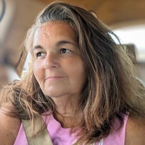 Meet your Posher, Lara